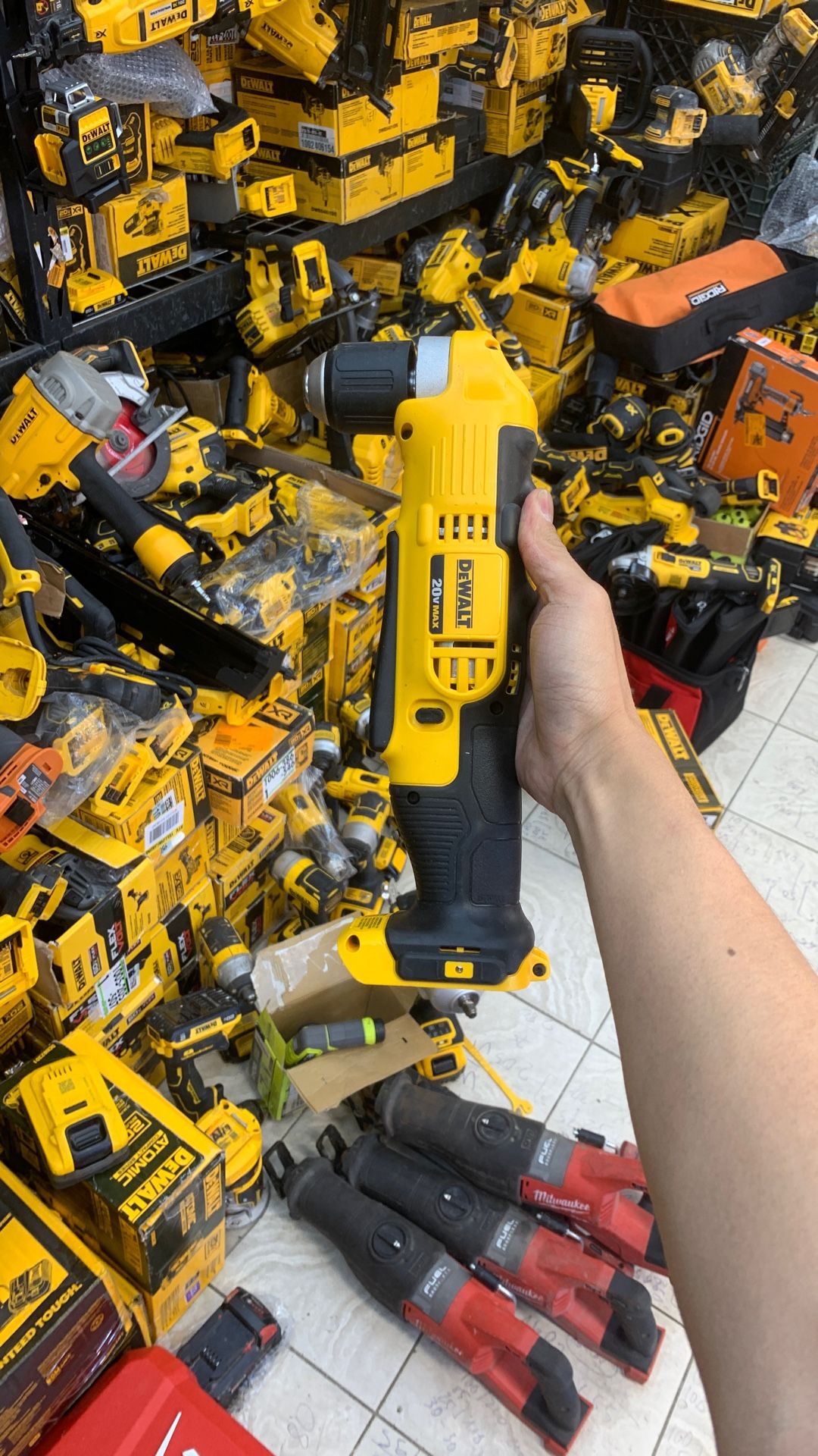 Dewalt 20v 3/8” VSR Right Angle Drill/Driver 