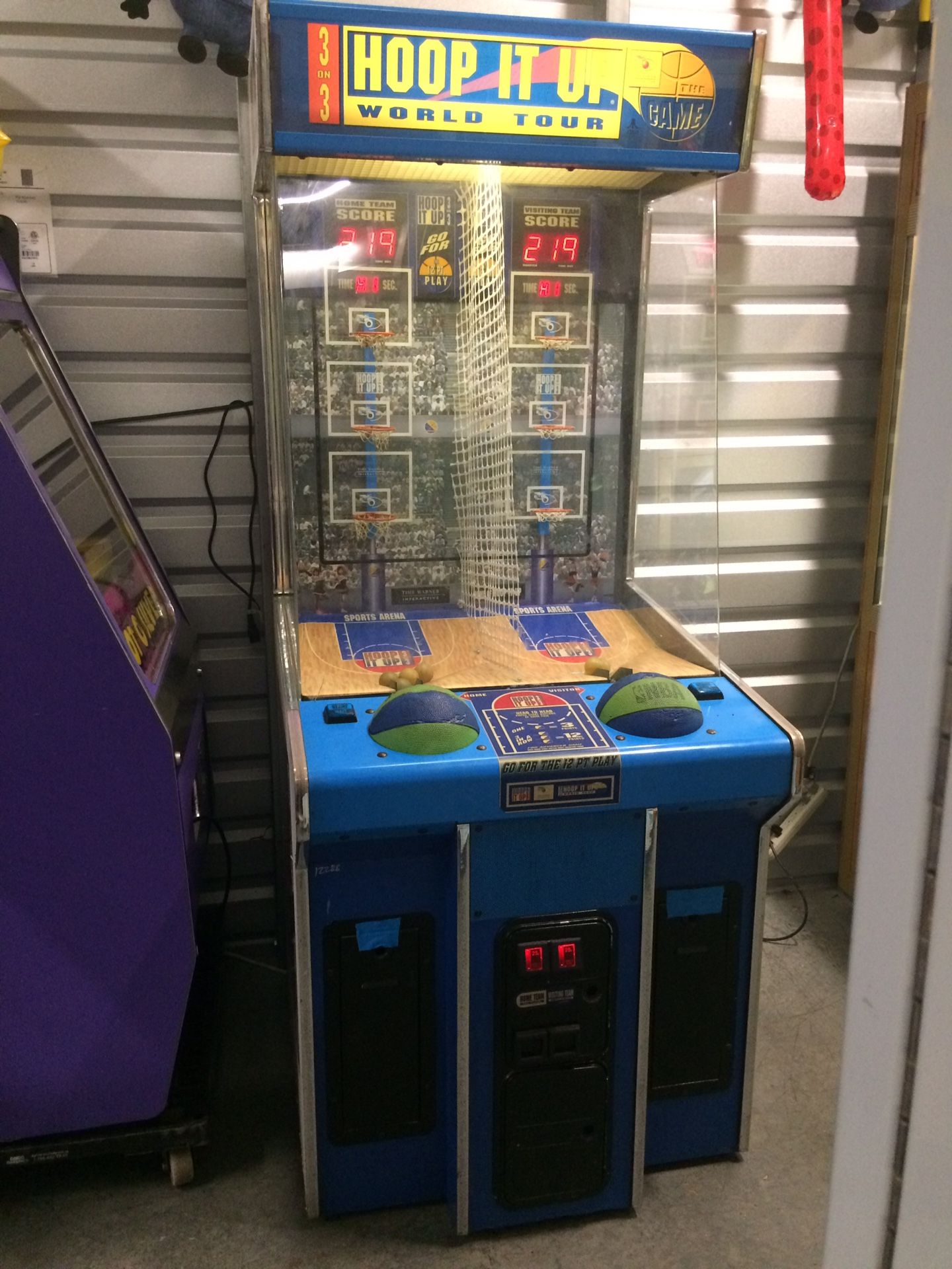 HOOP IT UP 2 Player Basketball Arcade Game