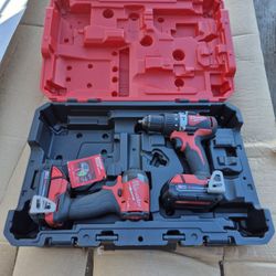 Milwaukee  Set.  Hammer  And Impact 