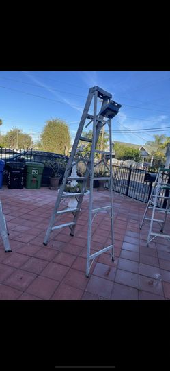 Excellent Condition Werner 8 Feet And More Sizes Available Aluminum Ladders