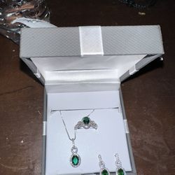 4 piece Emerald Jewelry set