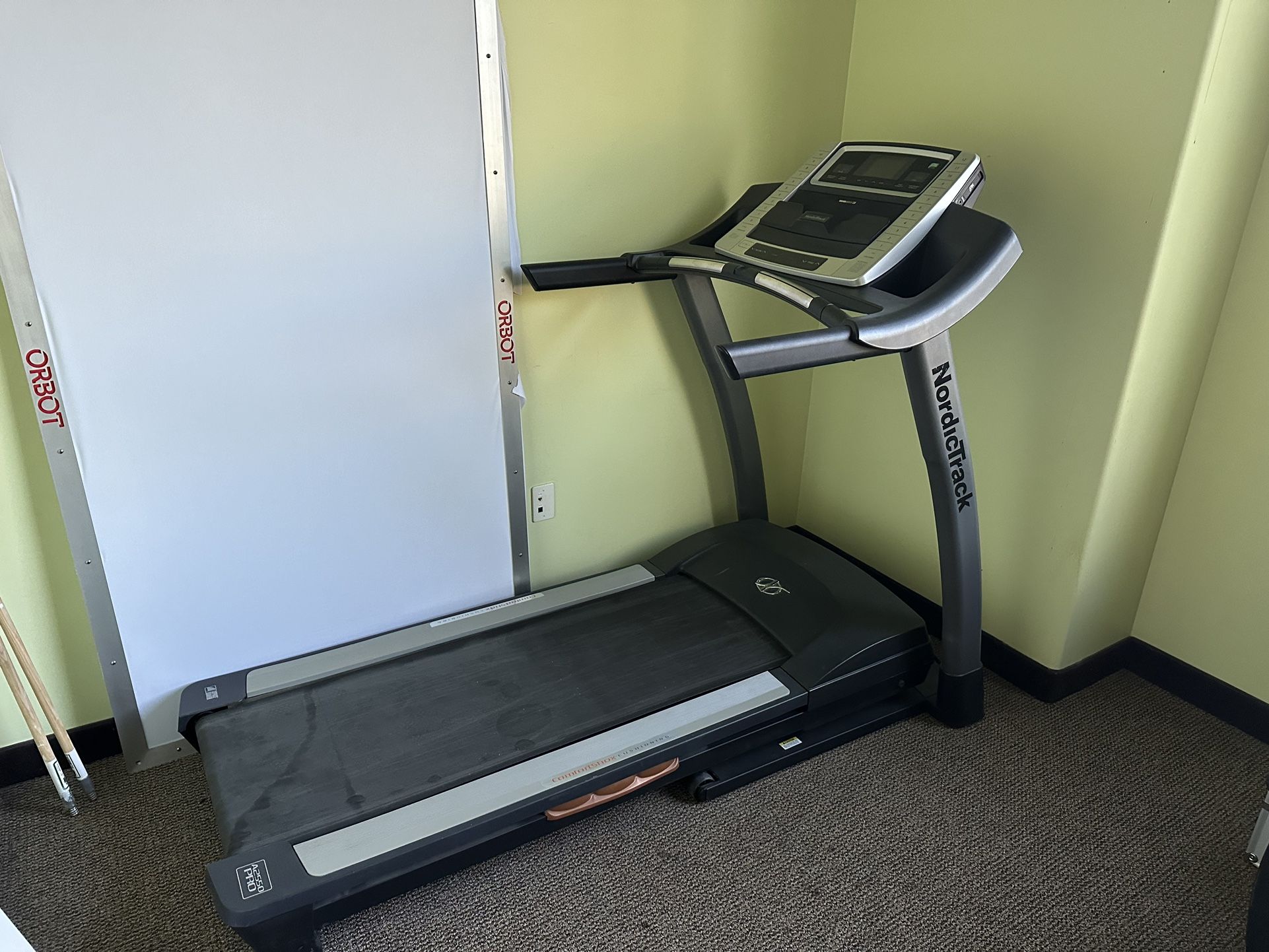 Nordic Trac Commercial  Series Running Walking  Exercise Machine 