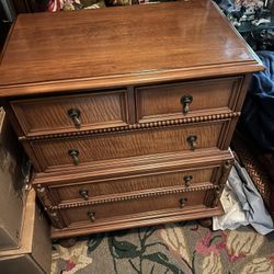 Mid-Century Cute Little Dresser
