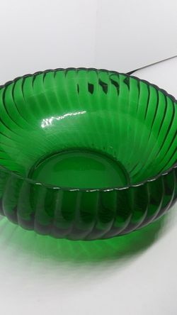 VINTAGE EMERALD GREEN GLASS BOWL