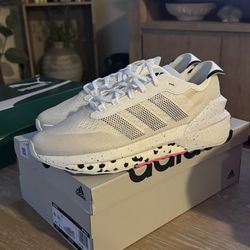 Men 10.5 Adidas Avryn Boost New