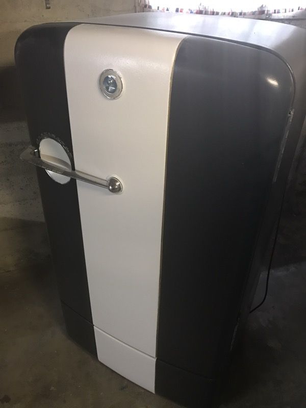 Vintage Restored 1950 Kelvinator Fridge / Kegerator "Cadillac" Paint
