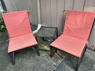 (set)tow Chair and Table 