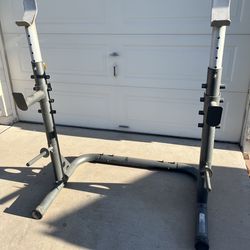 Adjustable bench squat rack