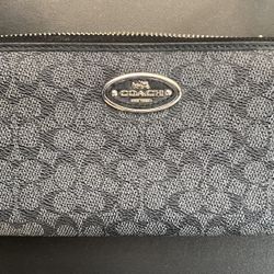 Beautiful COACH Wallet And Matching Bag