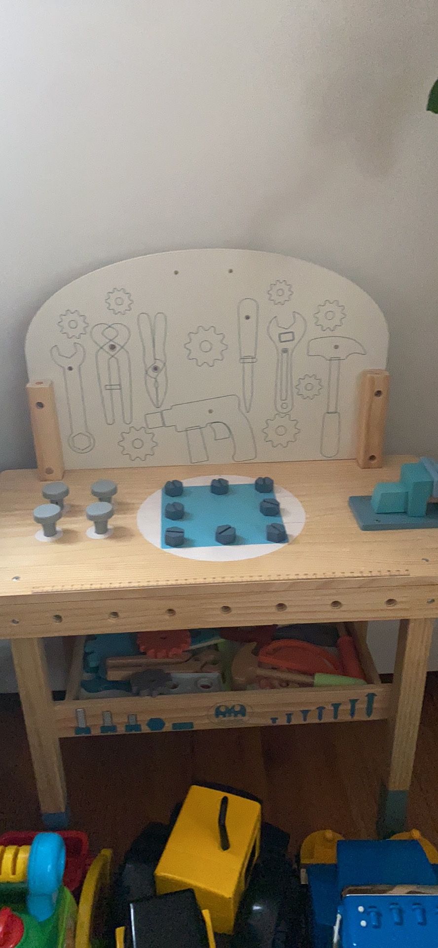 Toddler Work Bench 