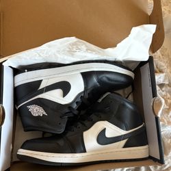 Jordan 1 Mid