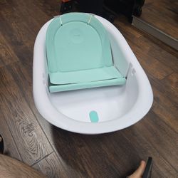 Fridababy 4-in-1 Grow-With-Me Bath Tub