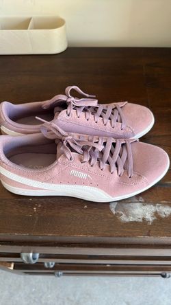 Puma Suede Low-Top Sneakers Pink size 8.5