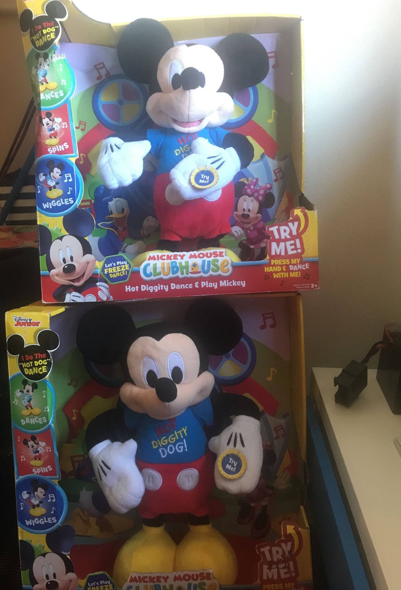 Fisher-Price Mickey Mouse Clubhouse Hot Diggity Dog Mickey NEW DAMAGED  PACKAGING