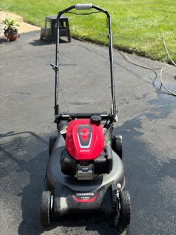 Honda HRN 216 lawnmower