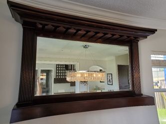 Wall bar with mirror