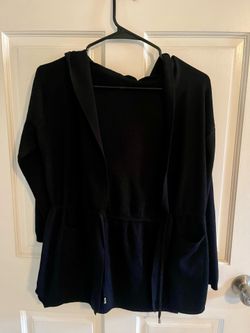 Women black hoodie shirt size M (6)