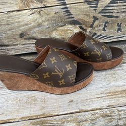 Women’s Sandals 