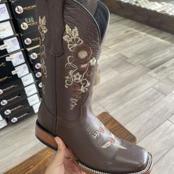 womens western boots