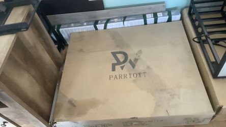 NEW IN BOX Kitchen Cabinets by Parriott Wood ( 6 Kitchen Cabinets)