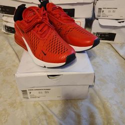 Nike 270
