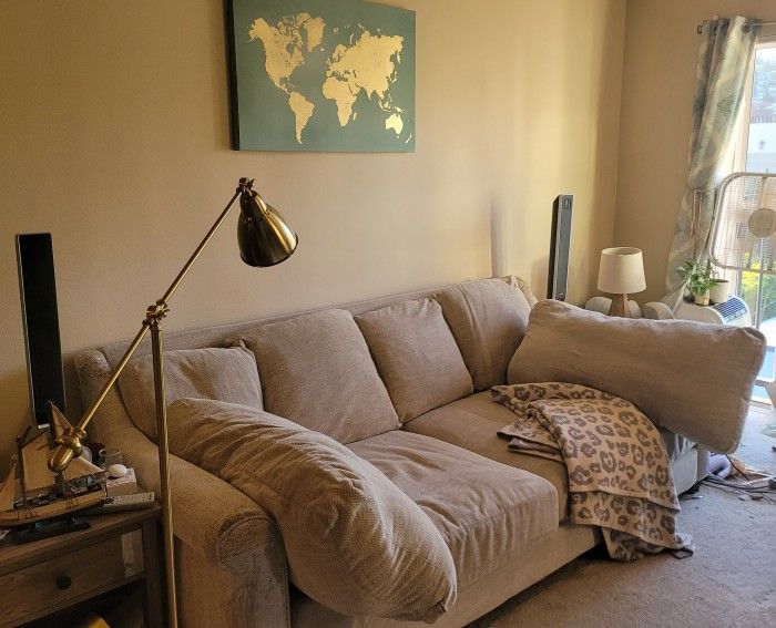 Living Room Furniture And Decor