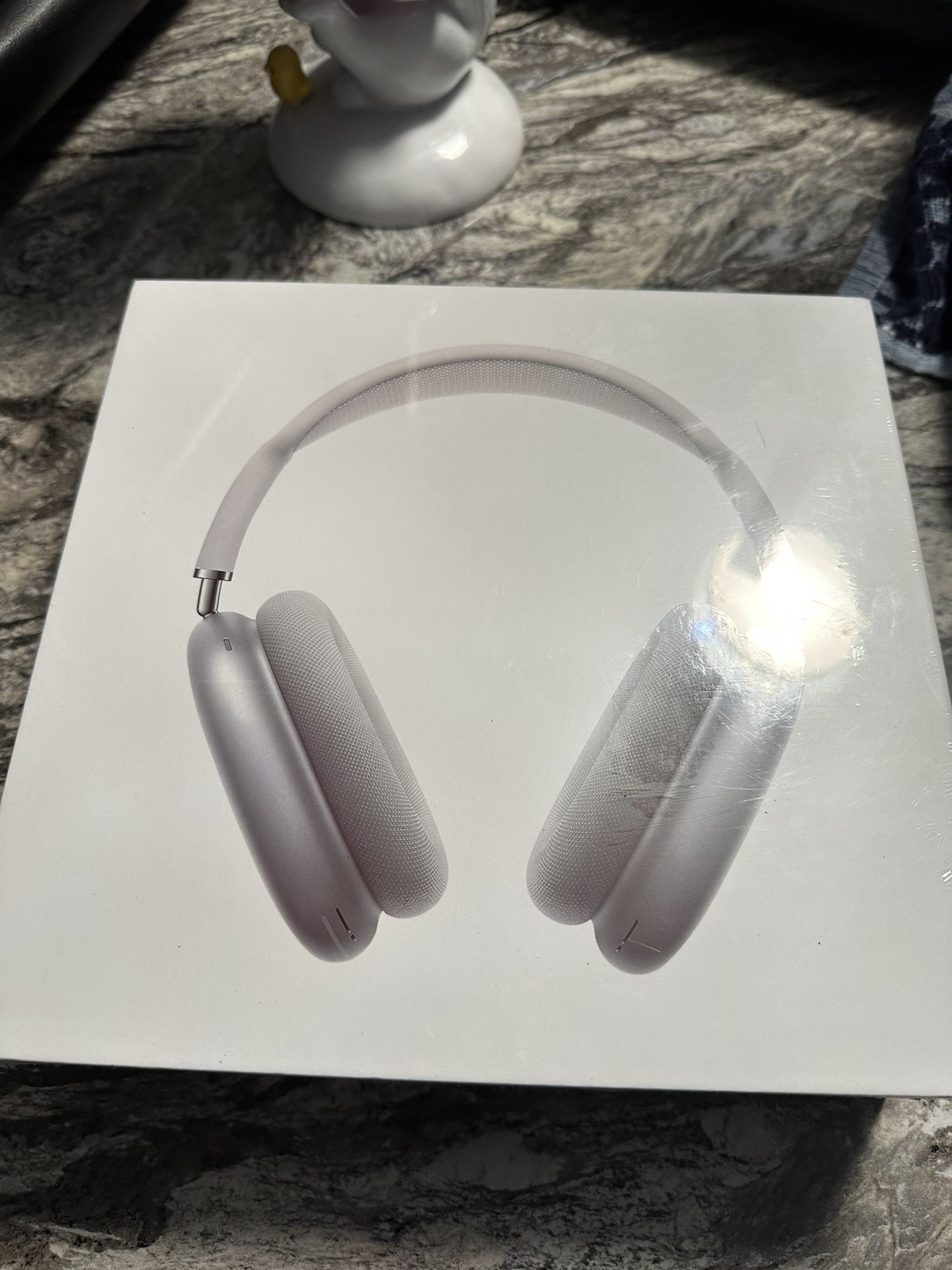 AirPods Max Silver New Free Delivery 