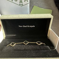 Lucky Charm Clover Bracelet 