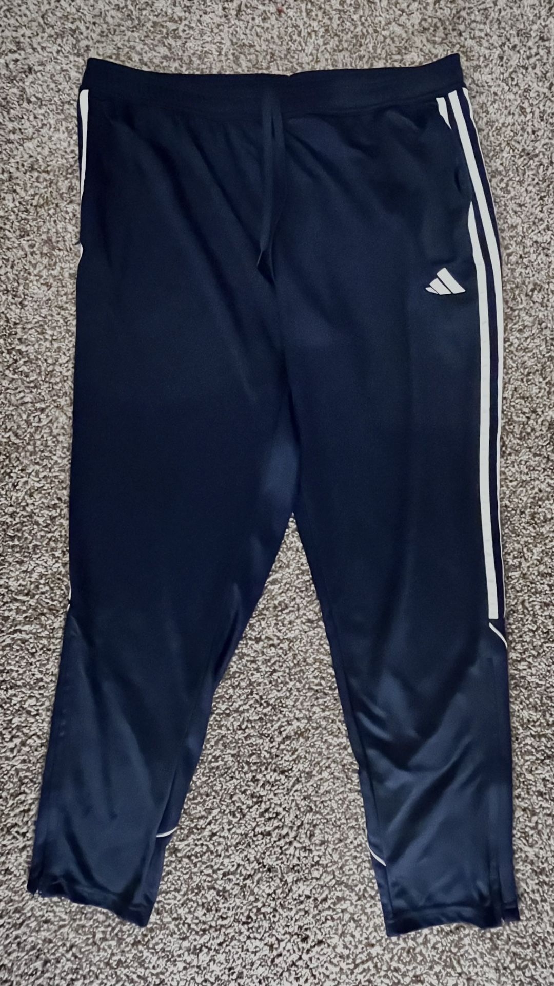 Adidas Aeroready navyblue + black sweatpants, L