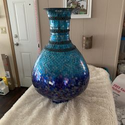 Stunning Mirror Mosaic Vase!!
