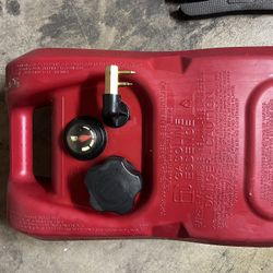 3 Gallon Gas Tank with Johnson/Evinrude Fuel line Connector 