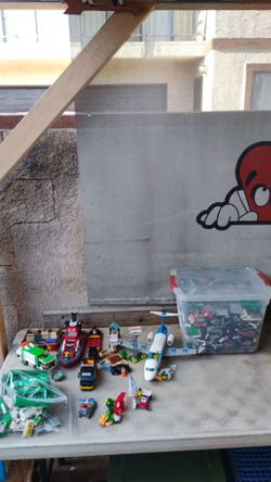 LEGO PIECES & Partial build sets