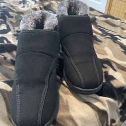 NWOT FitVille Women’s Size 10.5W Black Cloth & Gray Faux Fur Low Boots