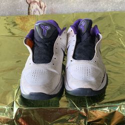 Size 10.5 Nike Kobe V Inline 