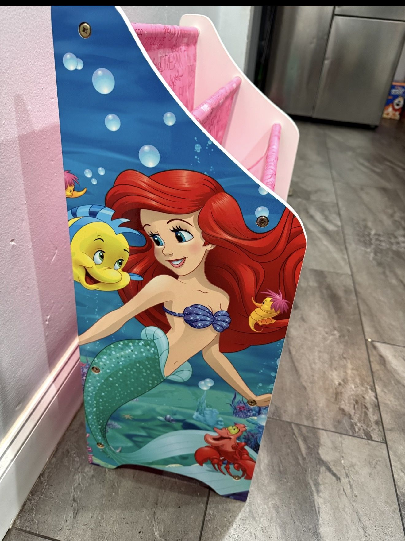 Disney Bookshelf Like New 