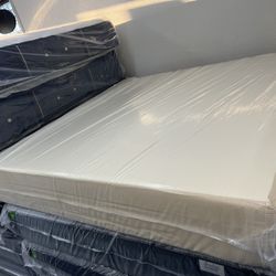 KING SIZE TEMPURPEDIC RHAPSODY MATTRESS & BOX SPRINGS BED SET