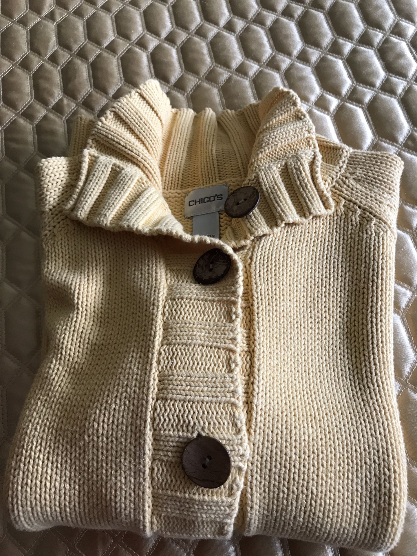 Pale yellow Women cotton Chico’s cardigan size L (Chico’ #2) with raglan sleeves