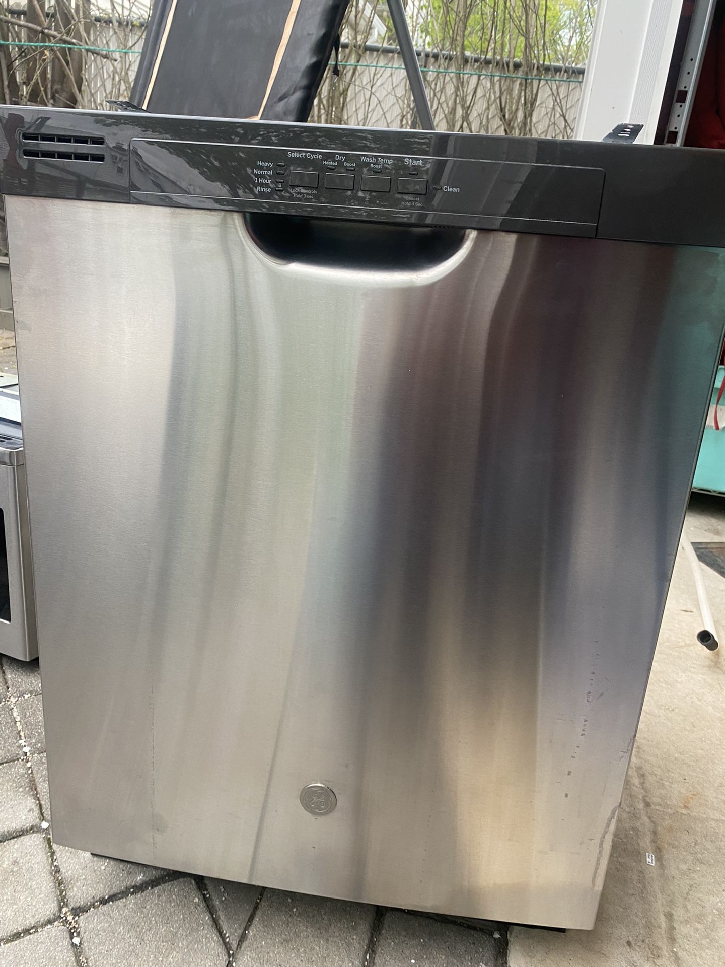 LG Dishwasher 24 “.
