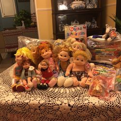 Beanie Boppers And Tiny Beanie Boppors A Beanie Baby Membership Kit With Clubby11 In Bag. Books And A Few Babies