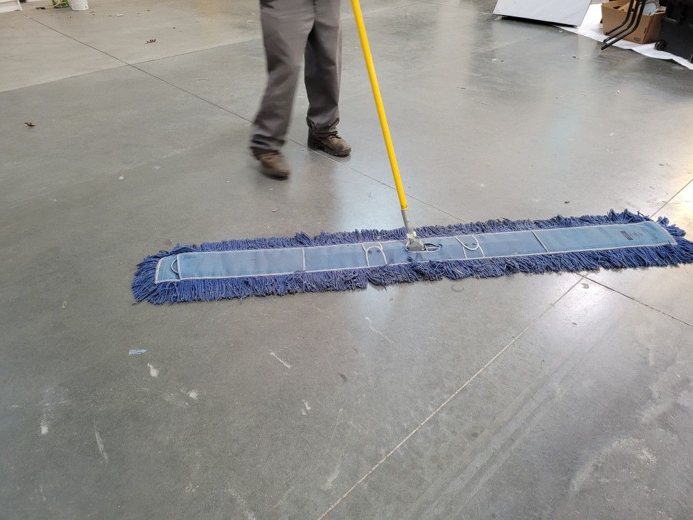 Uline 72" Dust Mop