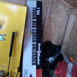 1 Ton Truck Bed Cargo Unloader