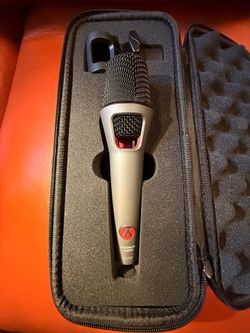 Austrian Audio OC707 handheld cardioid condenser microphone