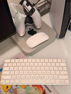M2 Mac Mini Bundle or self