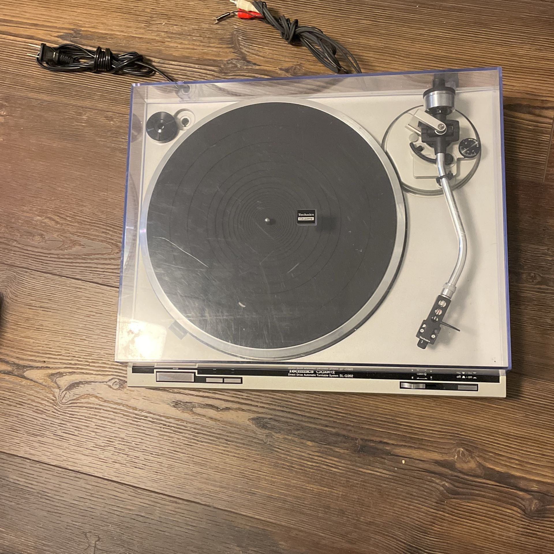 Technics Quartz SL-Q202 direct drive automatic turntable system