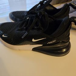 Blk Nikes