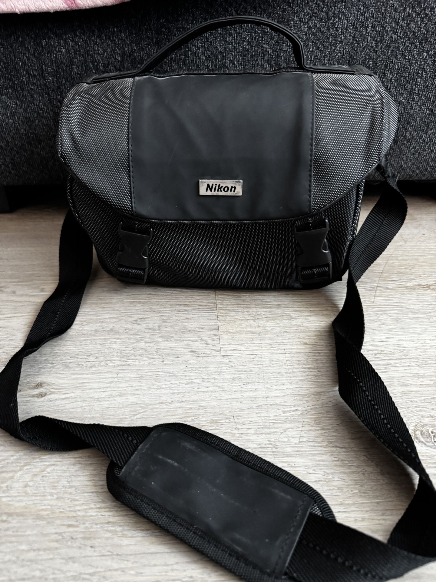 Nikon DSLR Shoulder Bag