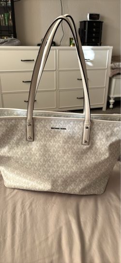 Michael Kors MK Signature Tote Bag