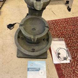 Watnature 16.4-in H Resin Electric Powered Outdoor Fountain Statue