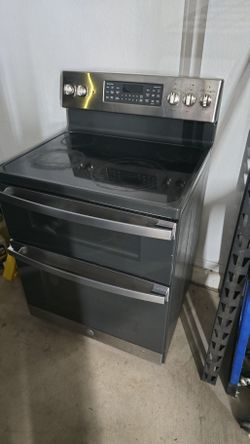 GE 30 in Double Convection Oven /Range
