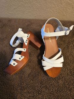 MADDEN GIRL WHITE PLATFORM STRAPPY SANDALS